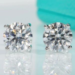 1.5ct Moissanite Diamond Stud Earrings